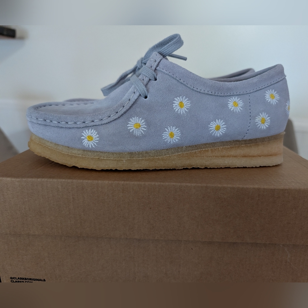 Clarks Wallabee Daisy Suede Shoes - Picture 5 of 7